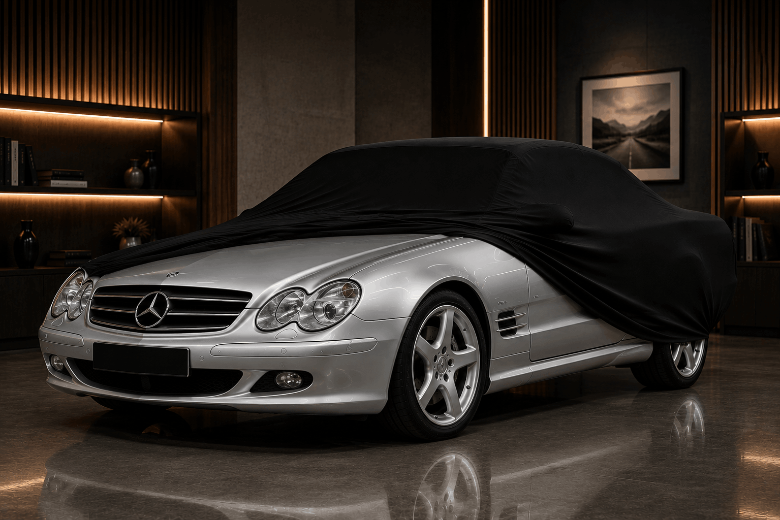 Mercedes SL R230 mit schwarzer Indoor Autoabdeckung